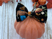 Load image into Gallery viewer, Garden Scarecrow Bow Tie
